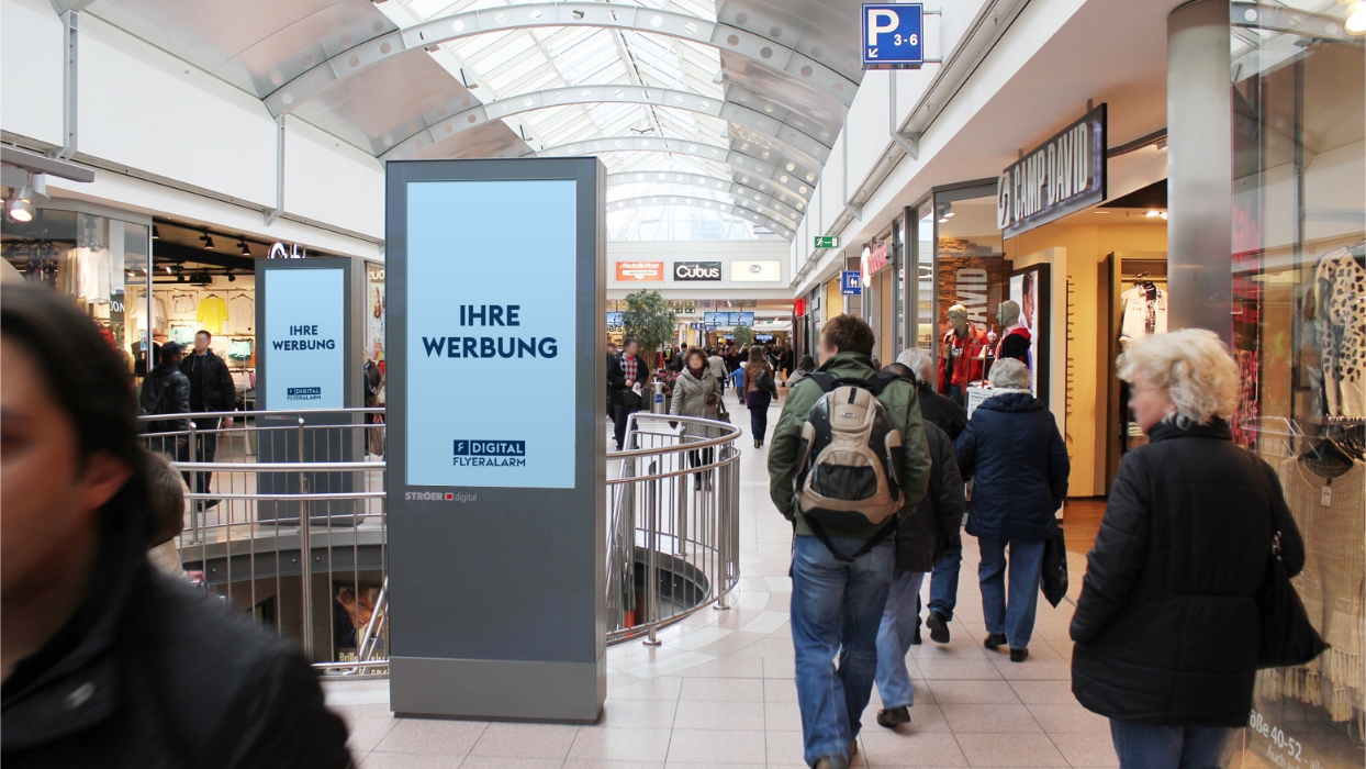Digitale Außenwerbung in Einkaufszentren schalten Beispiel