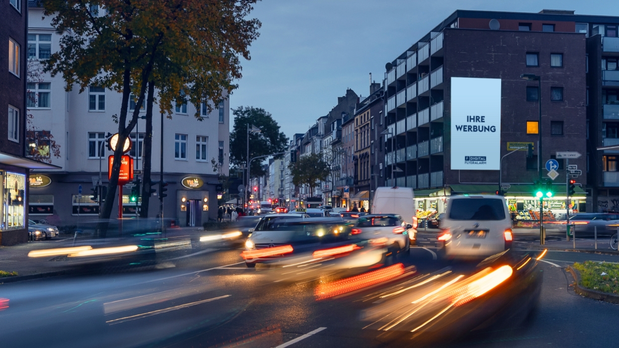 Digitale Außenwerbung in Straßen & Fußgängerzonen schalten Beispiel