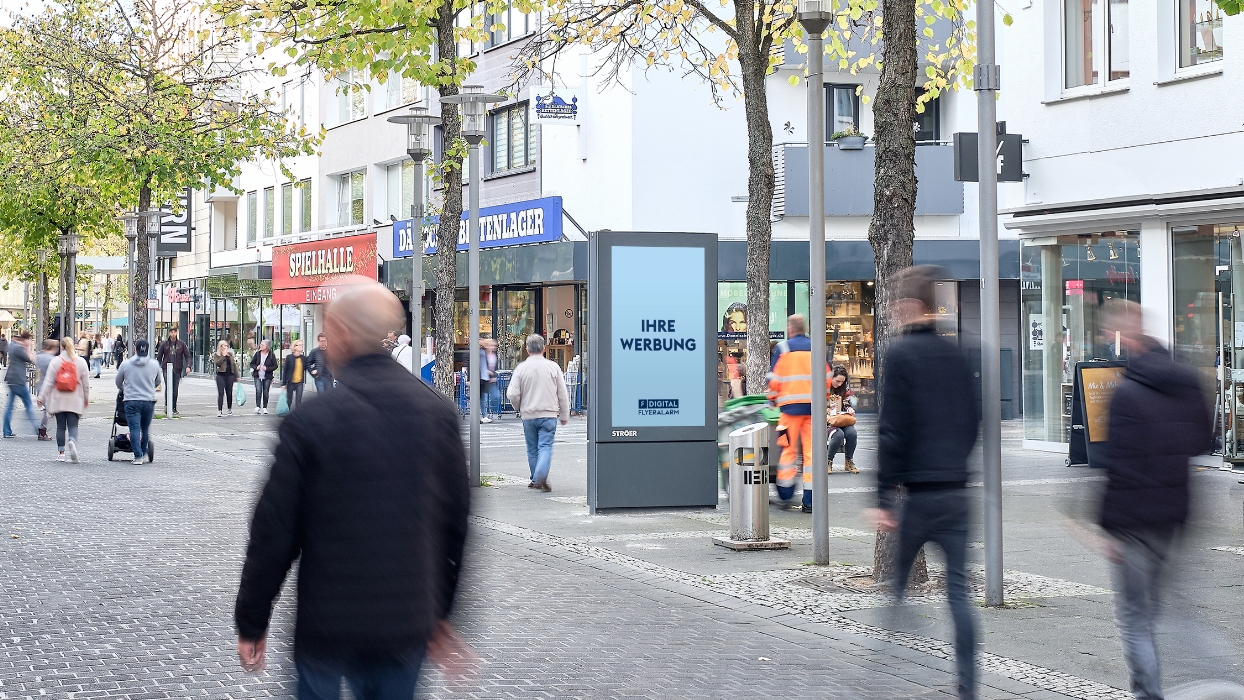 Digitale Außenwerbung in Straßen & Fußgängerzonen schalten Beispiel